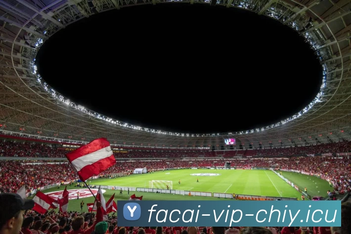 足球场上的咬人事件揭秘牙齿咬人的明星球员背后的故事